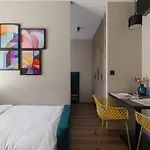 Avenue Apartments
