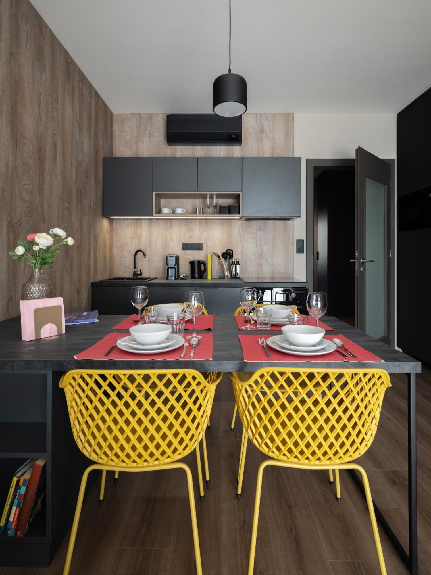 Apartment Avenue *